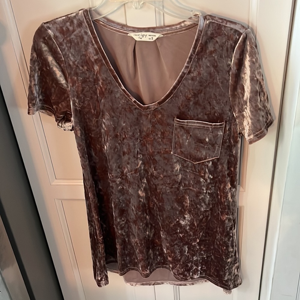 Velvet legging Tee size small EUC